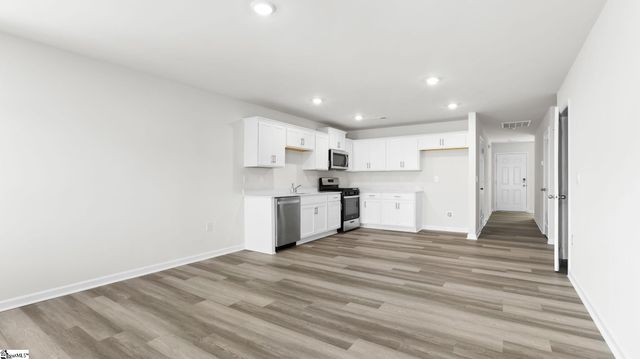 121 Bobbin Road, Greenville, SC 29611