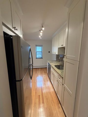 4925 Washington St 207, Boston, MA 02132
