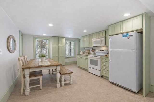 1 Whitney Rd, Shirley, MA 01464