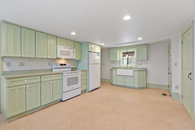 1 Whitney Rd, Shirley, MA 01464