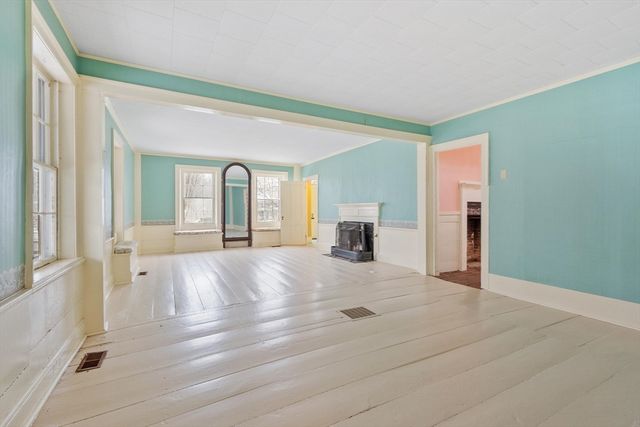 1 Whitney Rd, Shirley, MA 01464