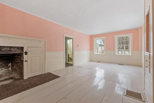1 Whitney Rd, Shirley, MA 01464
