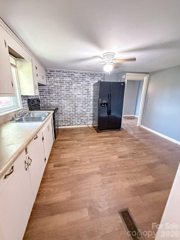 2114 Shelby Highway, Blacksburg, SC 29702