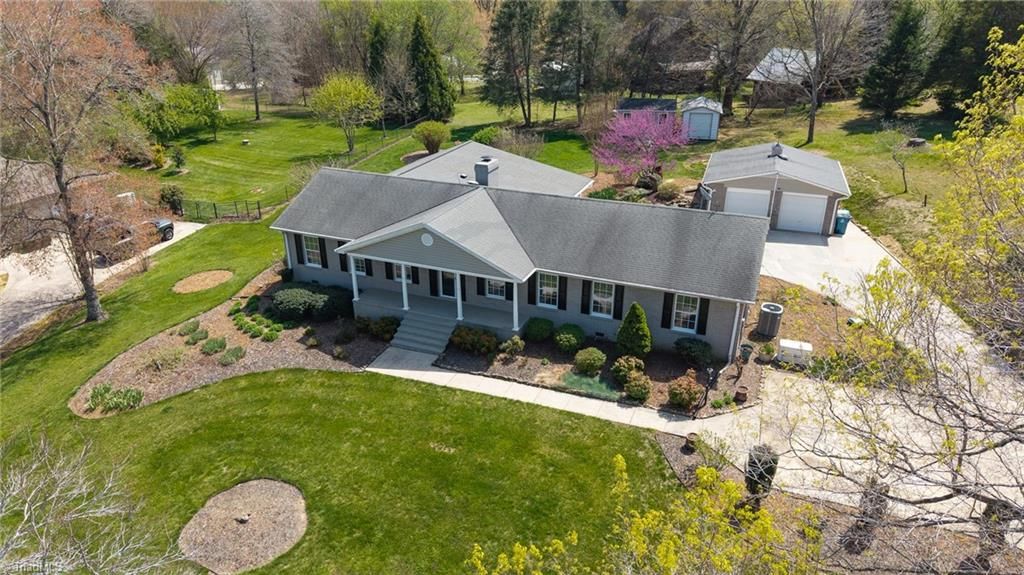 4907 Montevista Drive, Greensboro, NC 27407