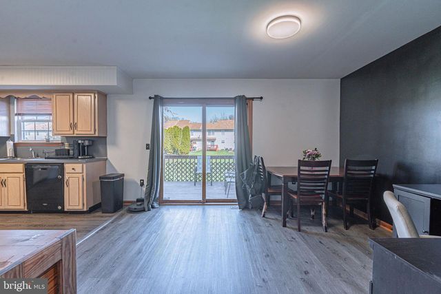 2725 VICTORIA LN, Easton, PA 18045