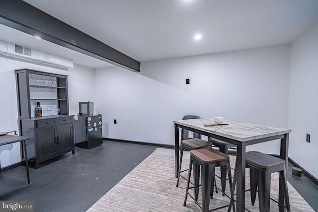 2725 VICTORIA LN, Easton, PA 18045