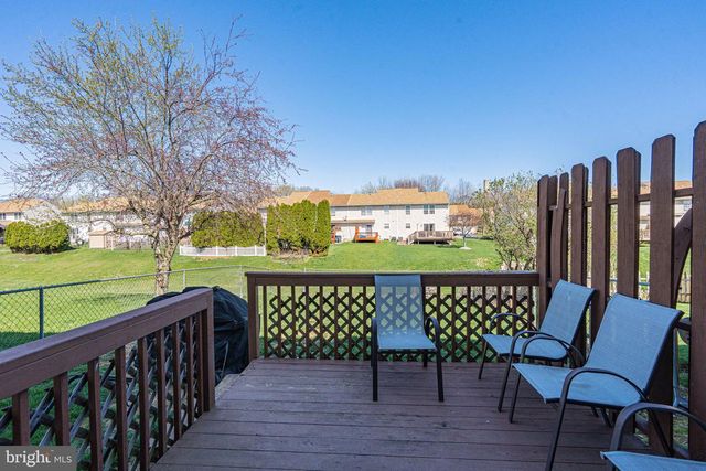 2725 VICTORIA LN, Easton, PA 18045