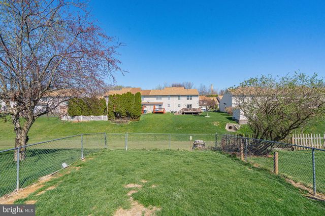 2725 VICTORIA LN, Easton, PA 18045
