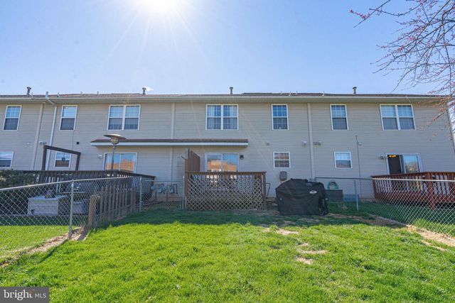 2725 VICTORIA LN, Easton, PA 18045