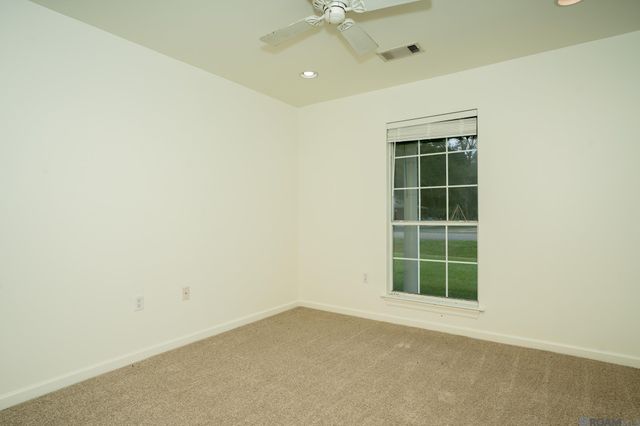 41185 Rhea St, Gonzales, LA 70737