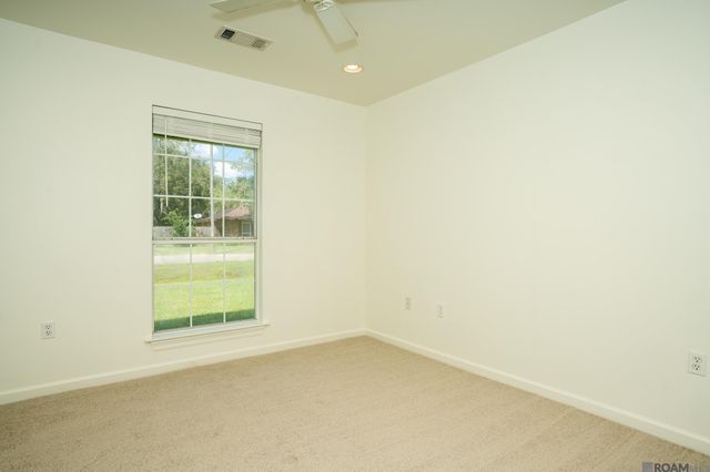 41185 Rhea St, Gonzales, LA 70737