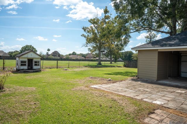 41185 Rhea St, Gonzales, LA 70737