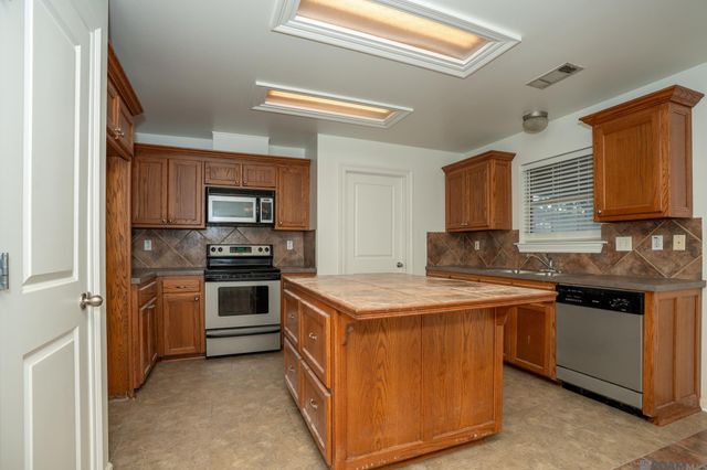 41185 Rhea St, Gonzales, LA 70737