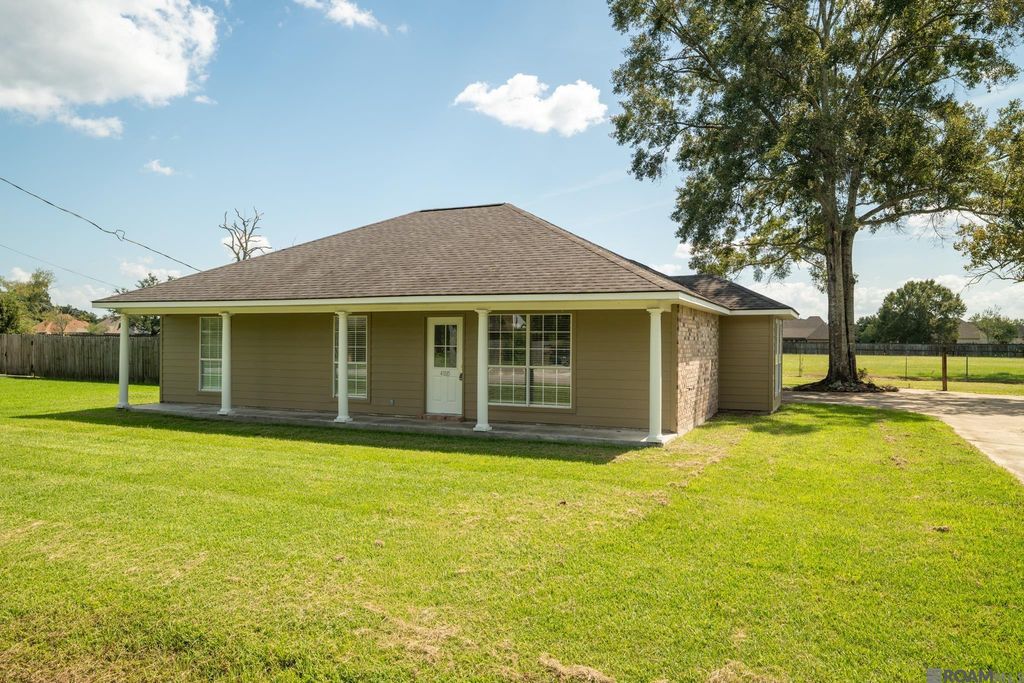 41185 Rhea St, Gonzales, LA 70737
