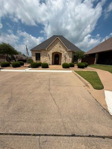 202 Tower Circle, Terrell, TX 75160