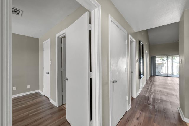 301 Lakeview Terrace D, Conroe, TX 77356