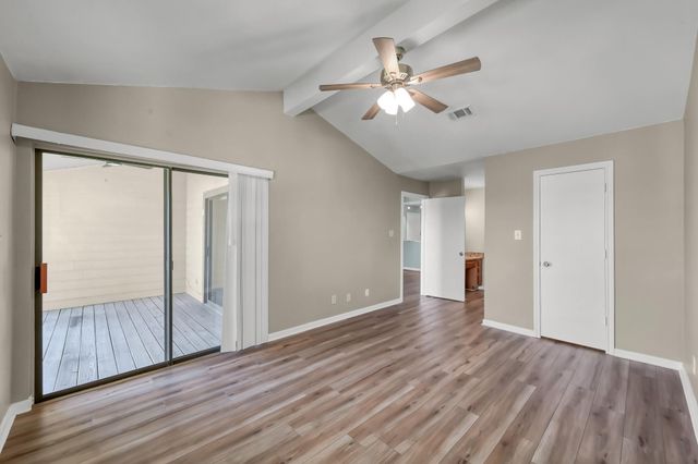 301 Lakeview Terrace D, Conroe, TX 77356
