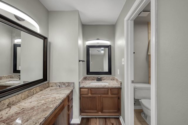 301 Lakeview Terrace D, Conroe, TX 77356