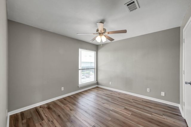 301 Lakeview Terrace D, Conroe, TX 77356