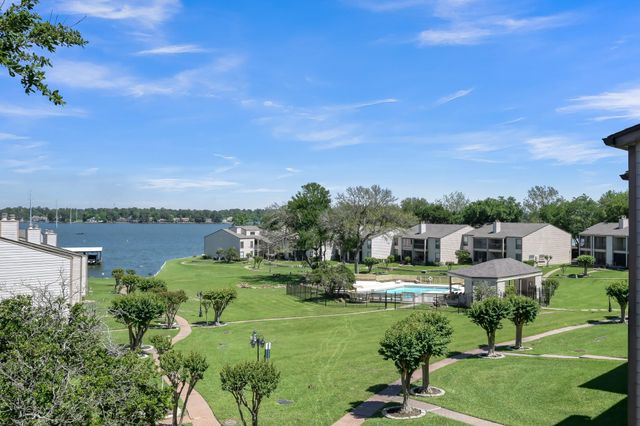 301 Lakeview Terrace D, Conroe, TX 77356