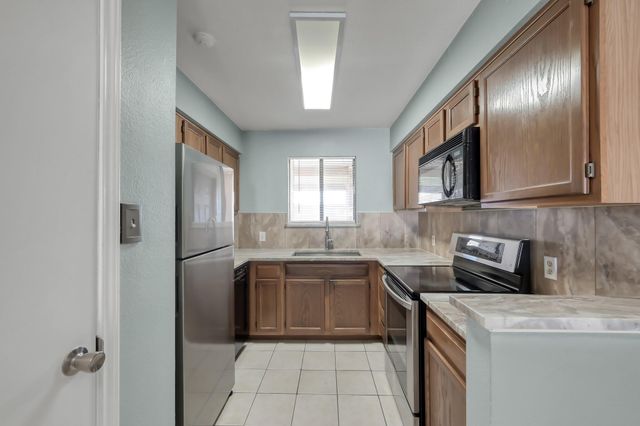 301 Lakeview Terrace D, Conroe, TX 77356