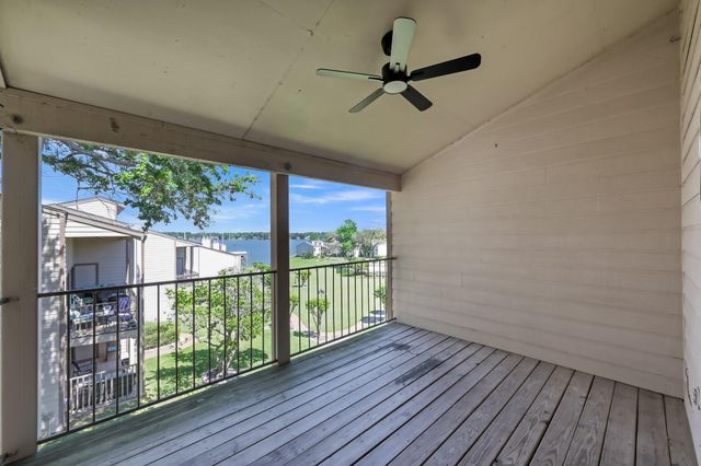 301 Lakeview Terrace D, Conroe, TX 77356