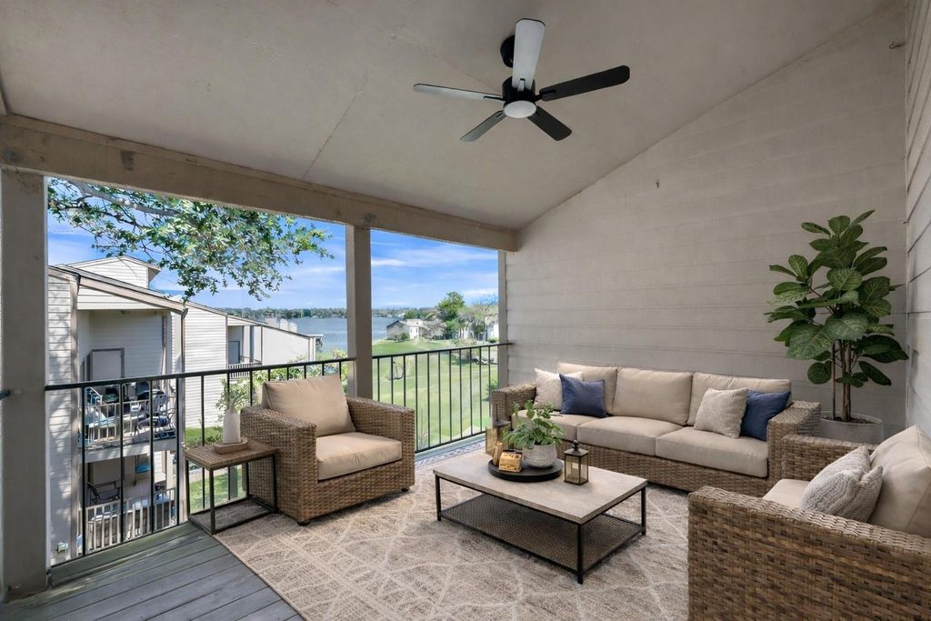 301 Lakeview Terrace D, Conroe, TX 77356