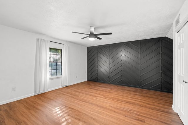 180 N Woodland Trail, Double Oak, TX 75077