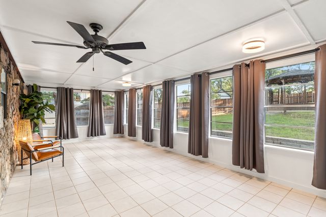 180 N Woodland Trail, Double Oak, TX 75077