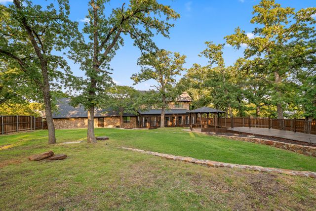 180 N Woodland Trail, Double Oak, TX 75077
