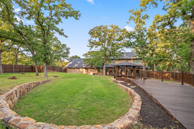 180 N Woodland Trail, Double Oak, TX 75077