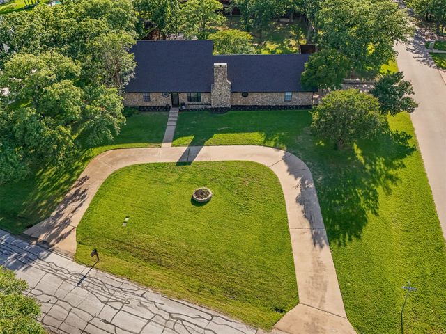 180 N Woodland Trail, Double Oak, TX 75077