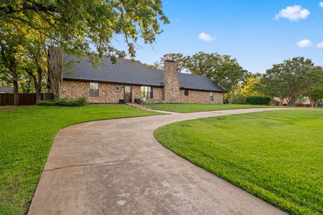 180 N Woodland Trail, Double Oak, TX 75077