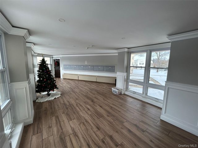 270 Lowndes Avenue 117G, Huntington Station, NY 11746