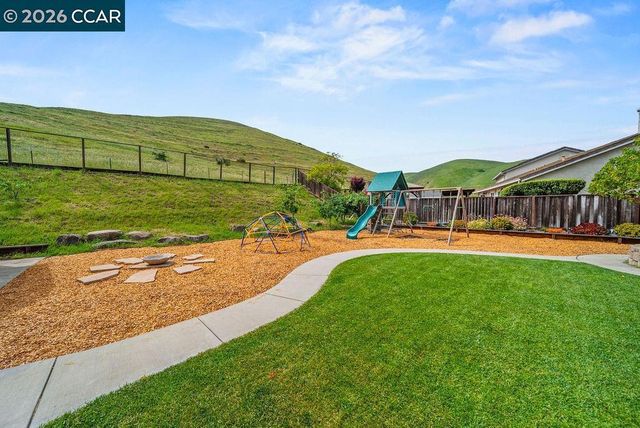 1065 Dawnview Ct, Pittsburg, CA 94565