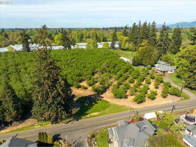E Beacon, Eugene, OR 97404