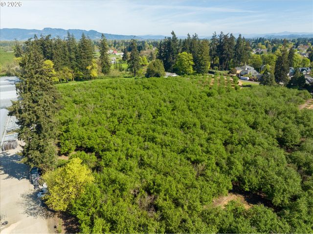 E Beacon, Eugene, OR 97404