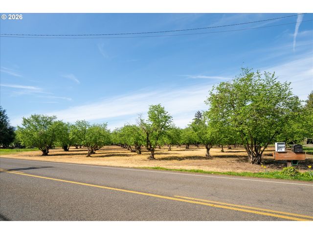 E Beacon, Eugene, OR 97404