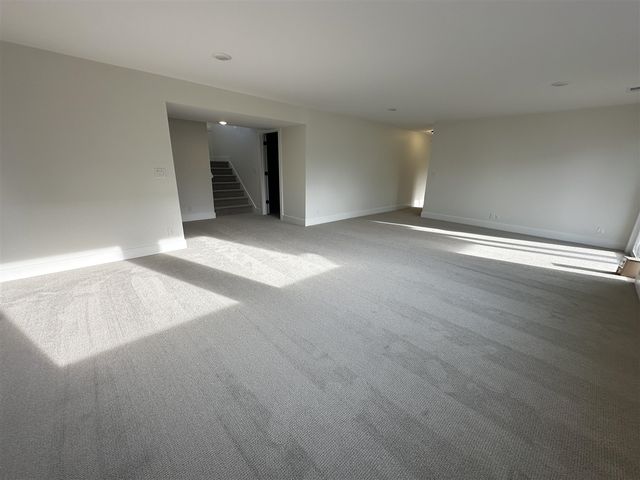 659 Waterford Village Drive, Grand Rapids, MI 49534