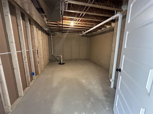 659 Waterford Village Drive, Grand Rapids, MI 49534