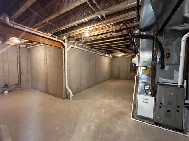 659 Waterford Village Drive, Grand Rapids, MI 49534