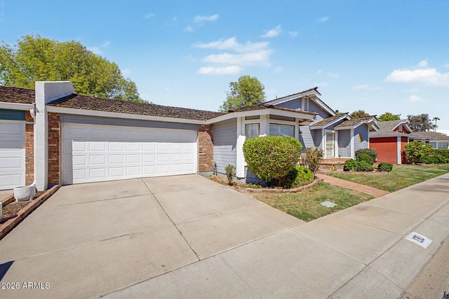 130 E CAMPO BELLO Drive, Phoenix, AZ 85022