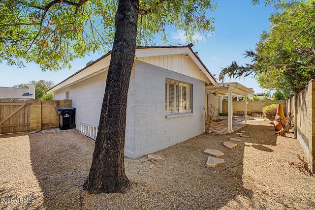 130 E CAMPO BELLO Drive, Phoenix, AZ 85022