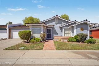 130 E CAMPO BELLO Drive, Phoenix, AZ 85022