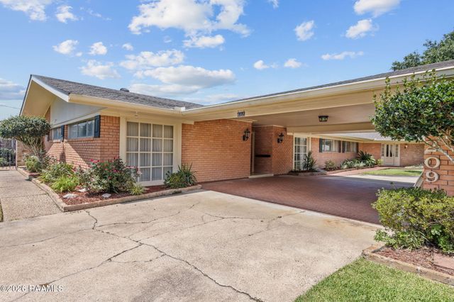 209 Robert Drive, Lafayette, LA 70506