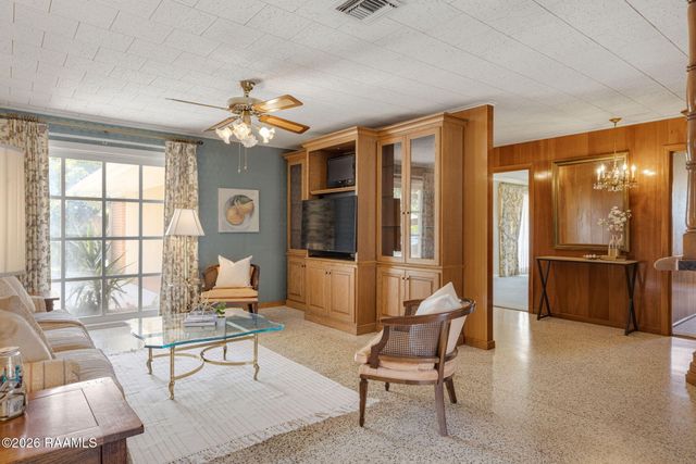 209 Robert Drive, Lafayette, LA 70506