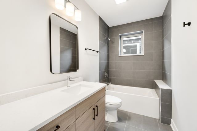 4167 S Halsted Street, Chicago, IL 60609