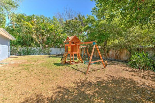 3208 W HAWTHORNE ROAD, Tampa, FL 33611