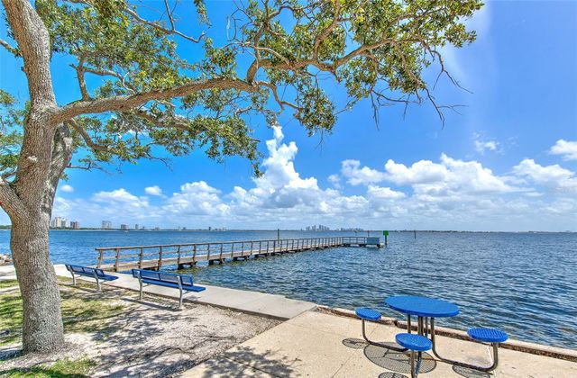 3208 W HAWTHORNE ROAD, Tampa, FL 33611