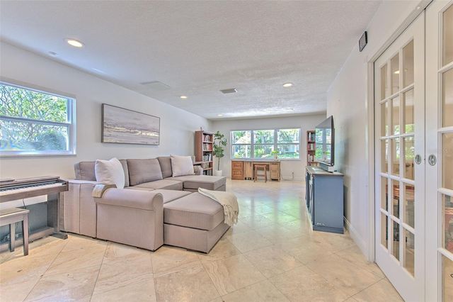 3208 W HAWTHORNE ROAD, Tampa, FL 33611